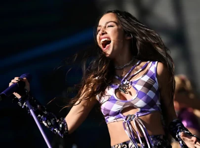 olivia rodrigo s daisy chain fields festival raises 10m for women s charities olivia rodrigo s daisy chain fields festival raises 10m for women s charities