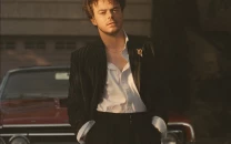 charlie heaton recalls emotional last day on set of stranger things