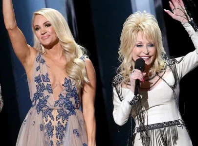 carrie underwood gets choked up during emotional tribute to dolly parton carrie underwood gets choked up during emotional tribute to dolly parton