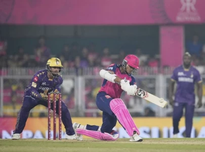 ipl 2025 de kock powers kkr to dominant win over rajasthan royals with unbeaten 97