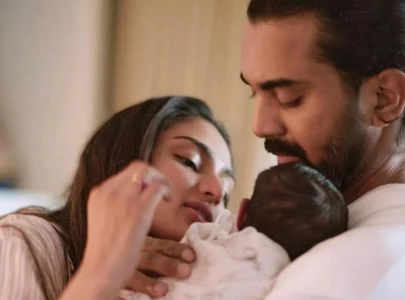 kl rahul athiya shetty share first photo of baby girl evaarah
