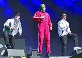 cancellations make kneecap bigger cancellations make kneecap bigger