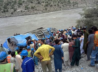 9 chinese among 13 dead in kohistan bus plunge
