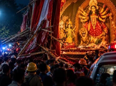 17 killed in kolkata festival stampede