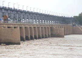 kotri barrage moderate flood subsides to low level indus water flow declines kotri barrage moderate flood subsides to low level indus water flow declines