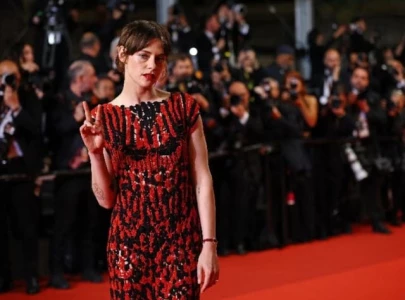 cannes dress code challenged as kristen stewart steps out in sneakers