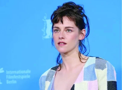 kristen stewart wants to direct a twilight remake