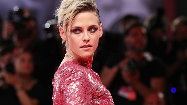 it s very slippery kristen stewart on playing princess diana in upcoming film it s very slippery kristen stewart on playing princess diana in upcoming film