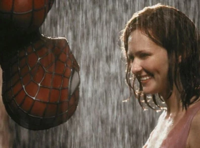 kristen dunst was left stunned by a producer s comments on the set of spiderman