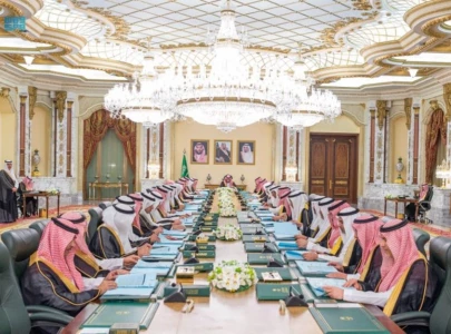 gulf leaders meet in saudi arabia to discuss response to iranian strikes