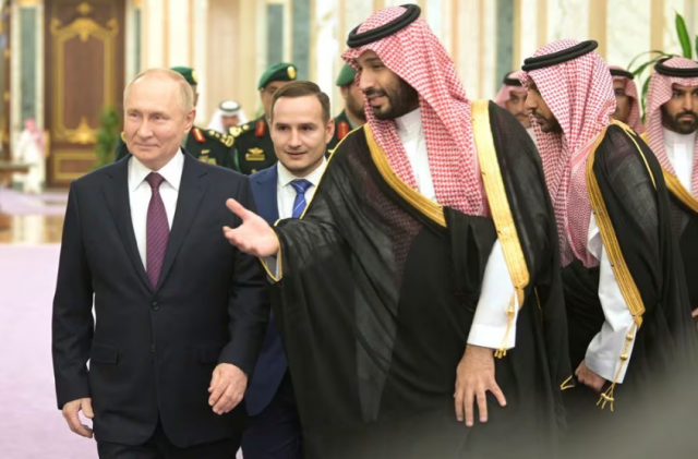 russia and saudi arabia urge all opec powers to join oil cuts russia and saudi arabia urge all opec powers to join oil cuts