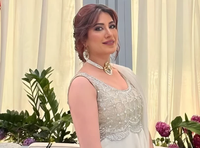 mehwish hayat uses best actress win to call for end to vicious cycle of violence in gaza