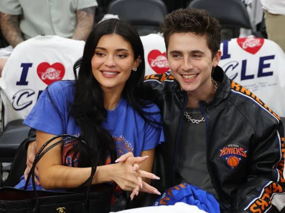 kylie jenner and timoth e chalamet attend knicks playoff game in coordinated outfits