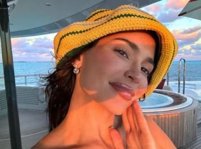 kylie jenner s adorable moment on the met gala red carpet leaves everyone smiling