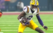former lsu receiver kyren lacy dies by suicide during police chase former lsu receiver kyren lacy dies by suicide during police chase