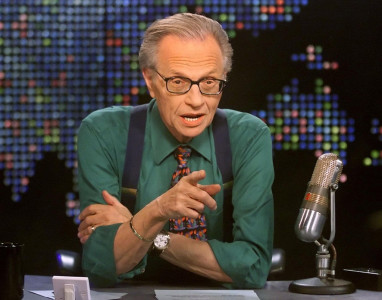larry king hospitalised after testing covid 19 positive
