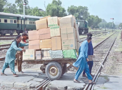 rains glitches disrupt train schedule rains glitches disrupt train schedule