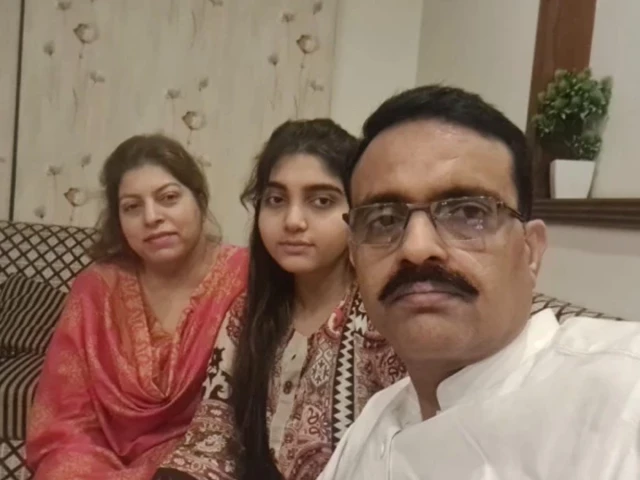 dsp muhammad usman haider is seen in a photograph with his slain wife and daughter photo express dsp muhammad usman haider is seen in a photograph with his slain wife and daughter photo express
