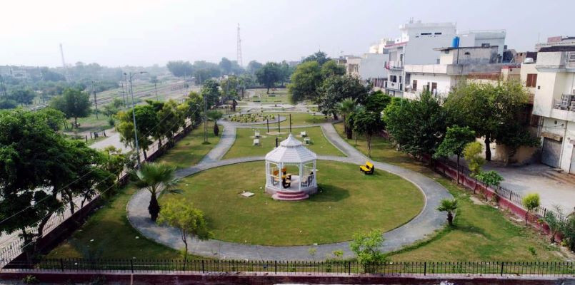 a view of park in lahore photo express