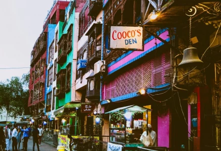 under the policy markets shops shopping malls and commercial centres across punjab must shut by 8 00pm photo pexels