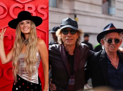 lainey wilson performs dead flowers with rolling stones in chicago