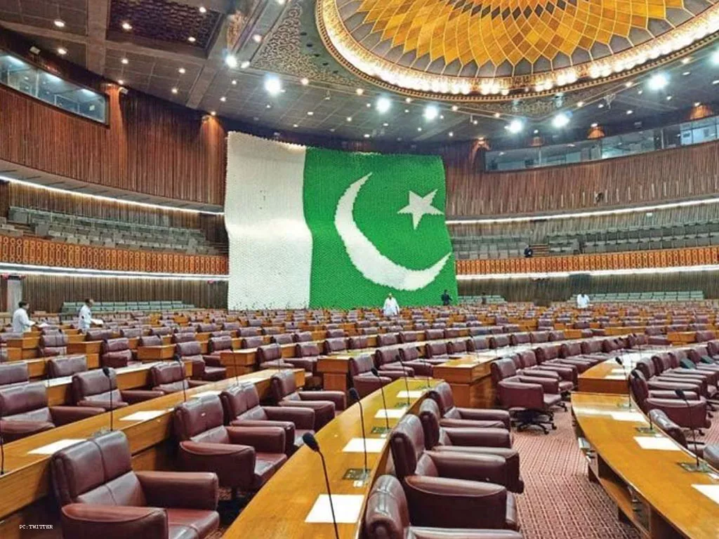 pakistan hindu council phc had made largest national flag using more than 60 000 green and white balloons last year photo file pakistan hindu council phc had made largest national flag using more than 60 000 green and white balloons last year photo file