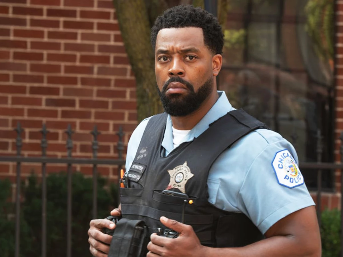 original chicago p d star laroyce hawkins exits after 14 seasons
