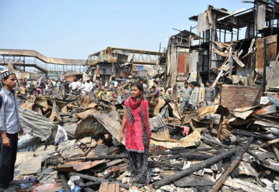 mumbai slum fire destroys home of slumdog actor