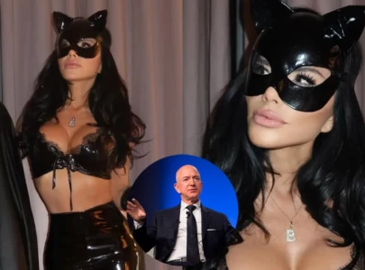 lauren s nchez stuns in catwoman costume teases fianc jeff bezos as her batman in fall photo dump