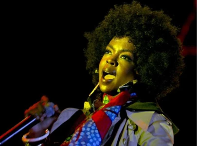 lauryn hill plays to near empty stadium at essence festival in new orleans lauryn hill plays to near empty stadium at essence festival in new orleans