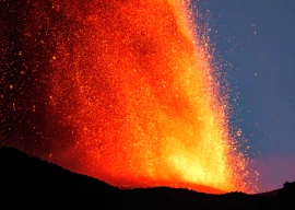 eruptions of italy s etna and stromboli volcanoes close catania airport