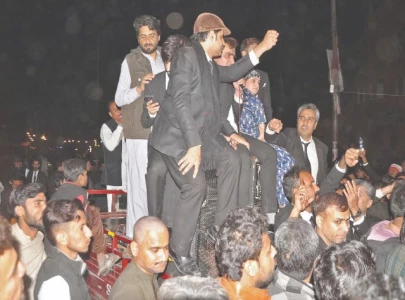 lawyers refuse to end sit in against police lawyers refuse to end sit in against police