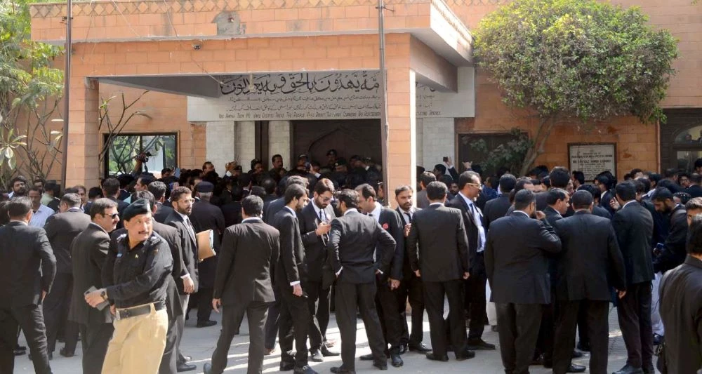 lawyers surround ssp office on tuesday photo express lawyers surround ssp office on tuesday photo express