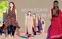 fashion meets friendship on the great wall fashion meets friendship on the great wall