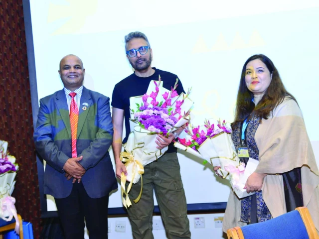 pakkay dost photo express