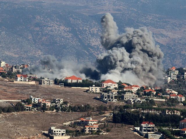 smoke rises from the site of an israeli airstrike that targeted the southern lebanese village of khiam on september 25 2024 photo afp