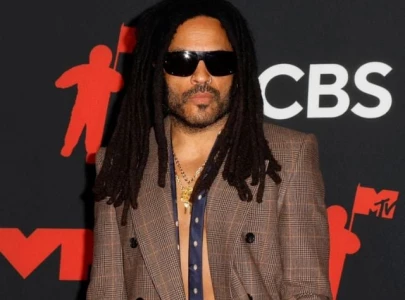 lenny kravitz reacts after woman rips out four of his dreadlocks in brisbane lenny kravitz reacts after woman rips out four of his dreadlocks in brisbane