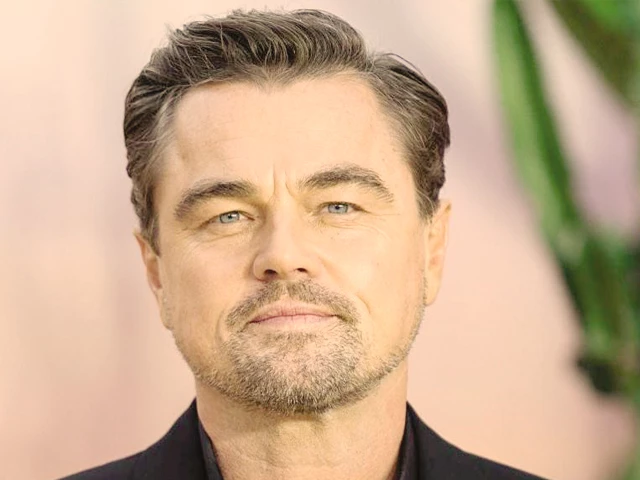 viral clip of leonardo dicaprio s golden globes antics becomes meme of the night