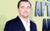 clip of dicaprio s golden globes antics goes viral clip of dicaprio s golden globes antics goes viral