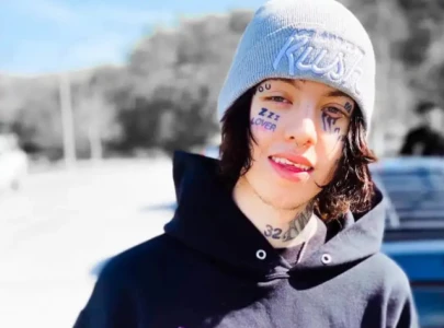 lil xan breaks silence after viral video shows him assaulting fan at boston nightclub lil xan breaks silence after viral video shows him assaulting fan at boston nightclub