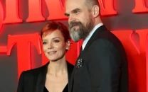 lily allen enters 8 000 per week rehab after split from david harbour over cheating on dating app lily allen enters 8 000 per week rehab after split from david harbour over cheating on dating app
