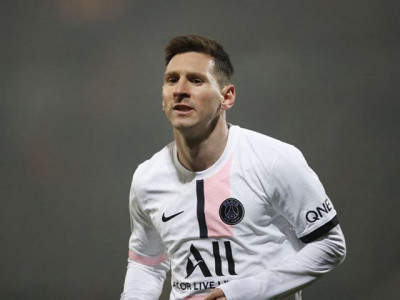 lionel messi three other psg players test positive for covid 19