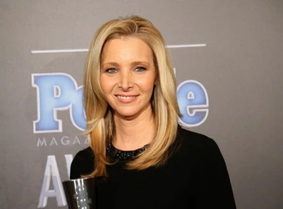 lisa kudrow grew really angry at friends studio audience for extended laughter