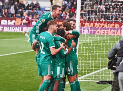 salah scores last gasp penalty as liverpool stay perfect