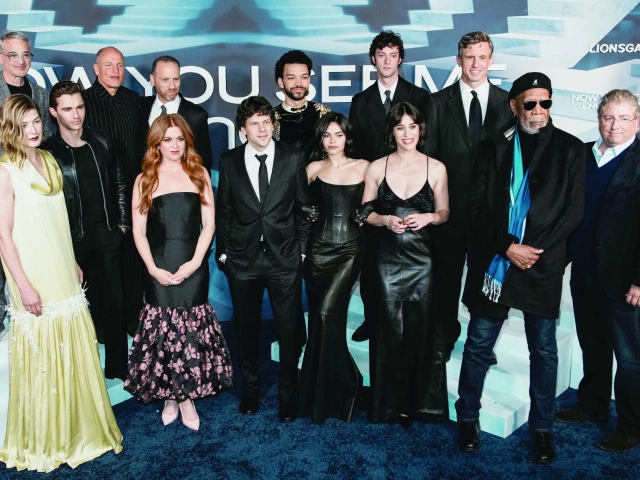 rosamund pike alex kurtzman dave franco woody harrelson bobby cohen isla fisher jesse eisenberg justice smith ariana greenblatt dominic sessa lizzy caplan ruben fleischer and morgan freeman pose as they attend the premiere of now you see me now you don t in new york city photo reuters rosamund pike alex kurtzman dave franco woody harrelson bobby cohen isla fisher jesse eisenberg justice smith ariana greenblatt dominic sessa lizzy caplan ruben fleischer and morgan freeman pose as they attend the premiere of now you see me now you don t in new york city photo reuters