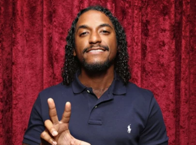 r b singer lloyd laughs off viral onstage fall during alabama concert r b singer lloyd laughs off viral onstage fall during alabama concert