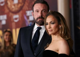 jennifer lopez and ben affleck remove 60 million beverly hills mansion from market