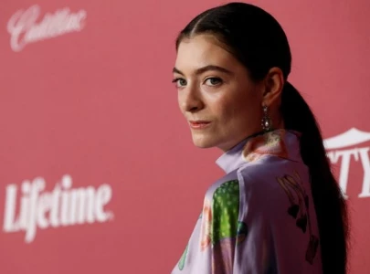 lorde calls out robert kraft with free palestine jacket after macklemore tour dispute