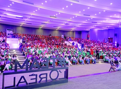 pakistan brushes up a world record pakistan brushes up a world record