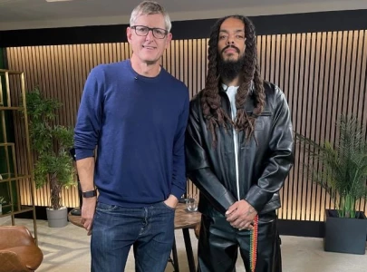 louis theroux podcast dropped by british airways over bob vylan controversy louis theroux podcast dropped by british airways over bob vylan controversy